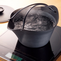 最強鋳物ホーロー鍋は ストウブ ル クルーゼ シャスール バーミキュラの調理方法10番勝負 キッチンツール萌え