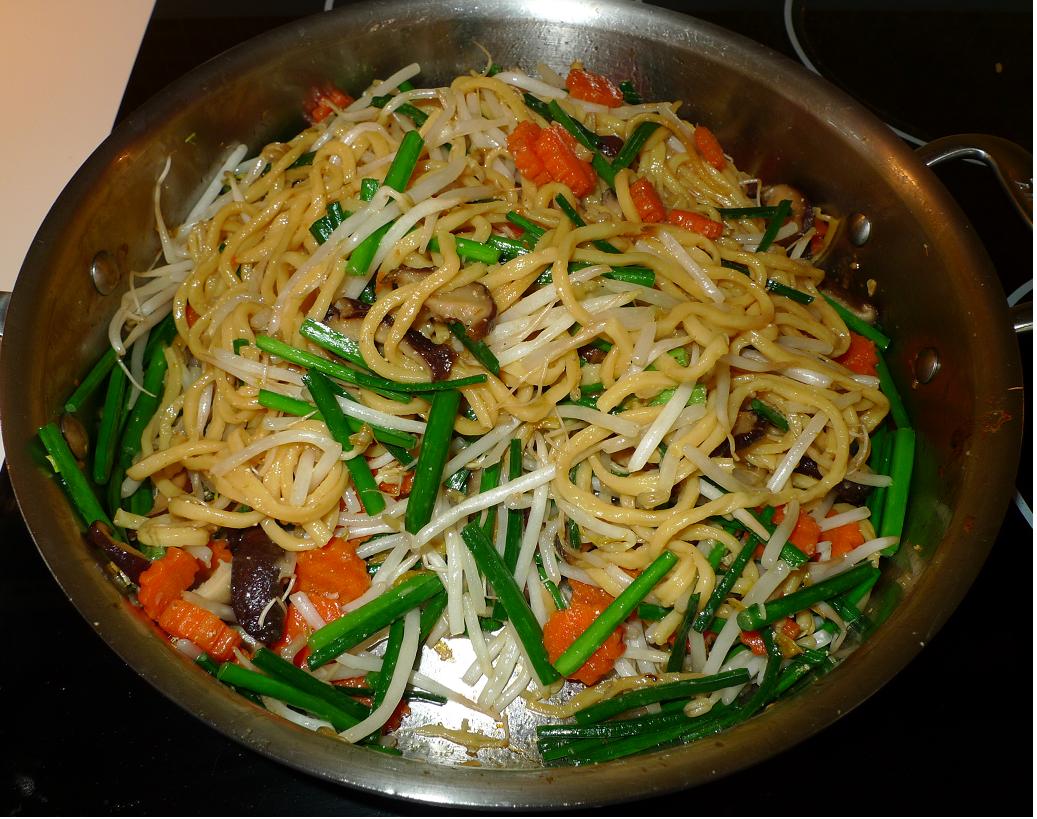 Amporn's Thai Kitchen Vegetarian Stir fried yellow noodle