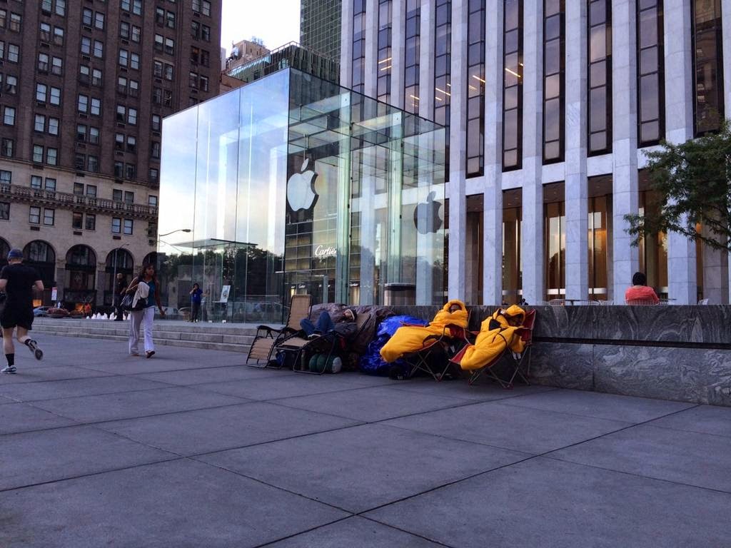 Apple Fans are already in lines for the iPhone 6 [Photos]