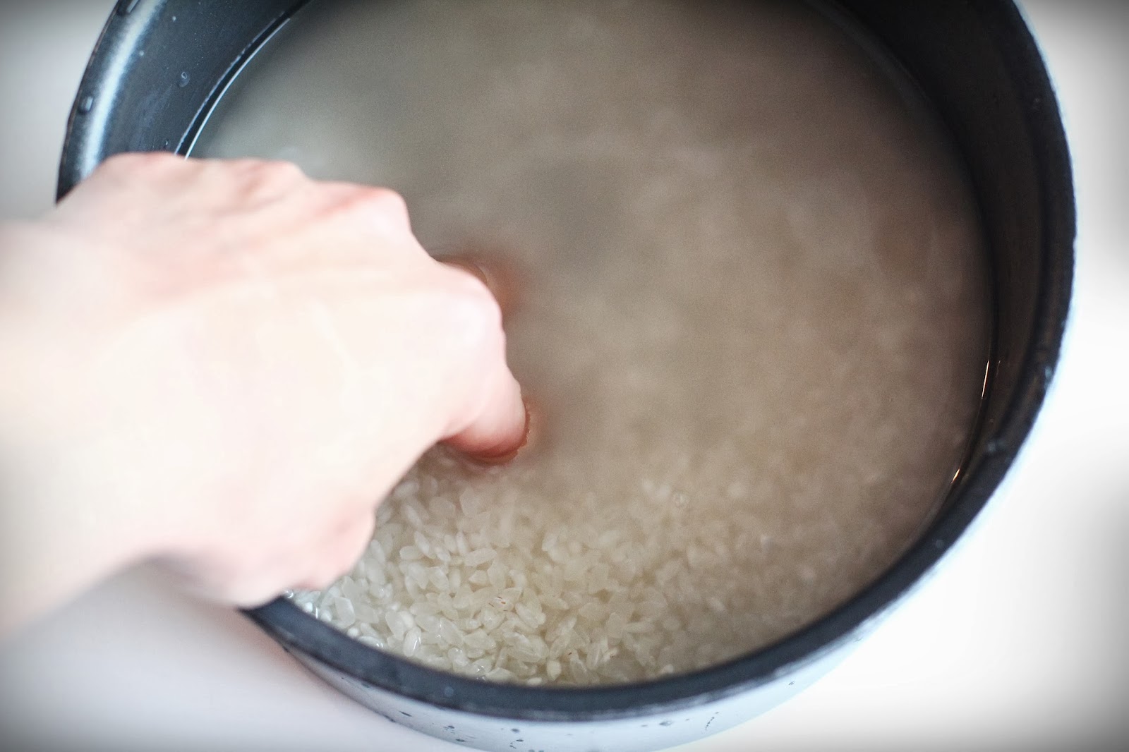 cbon Riz collant dans une casserole