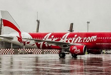 Αποκάλυψη   Το αεροπλάνο της AirAsia έπεσε κάθετα, σαν να το έσπρωξε βίαια ένα γιγάντιο χέρι [pics]