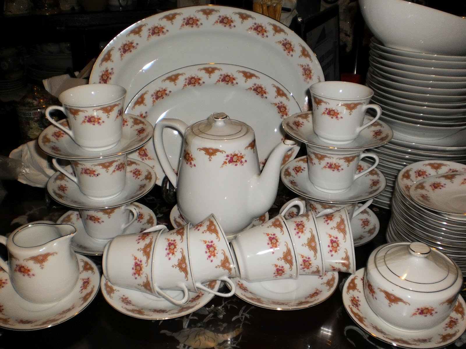 Bonnie's collection Mixed Flower Design Full Tea set With Dinner set.