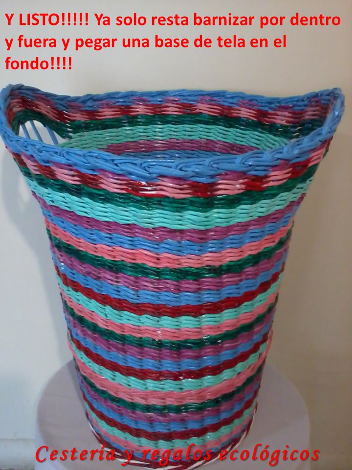 Cestería y regalos ecológicos Isa: Cesto multicolor, grande para ropa