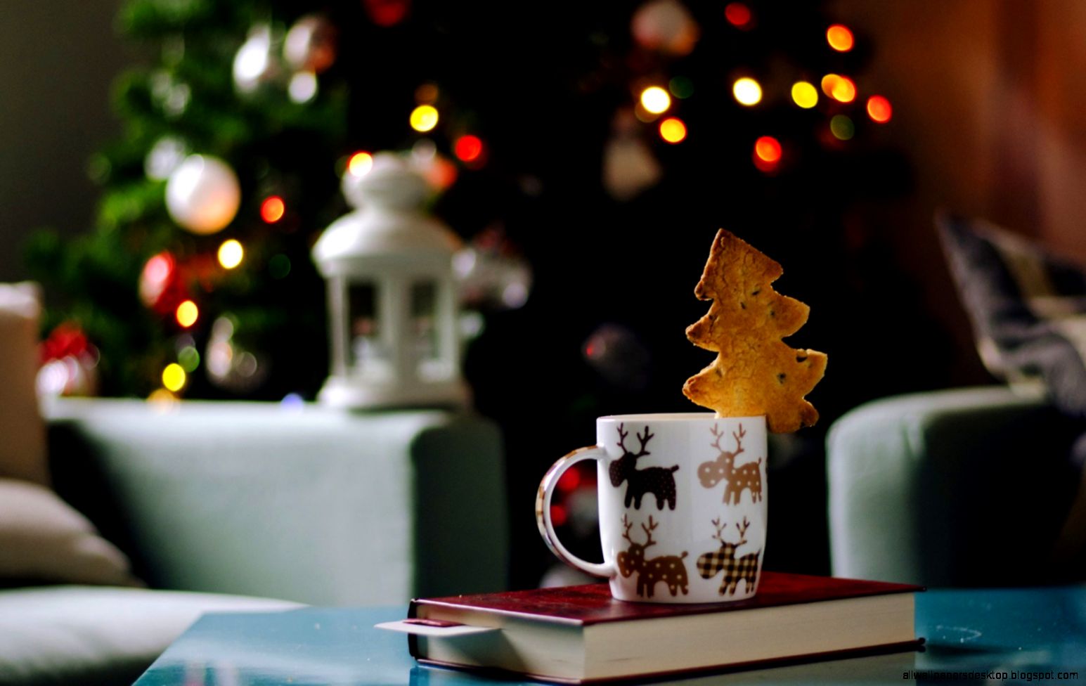 Mug Cup Cookies Book Christmas Tree Lights Garland Holiday New Year Hd Wallpaper