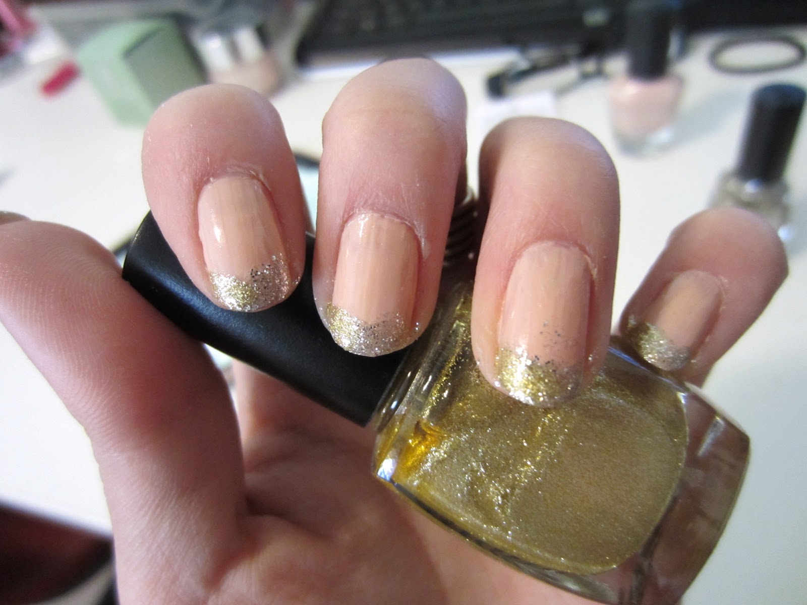 Pinkbox Makeup: Gold & Silver Nails