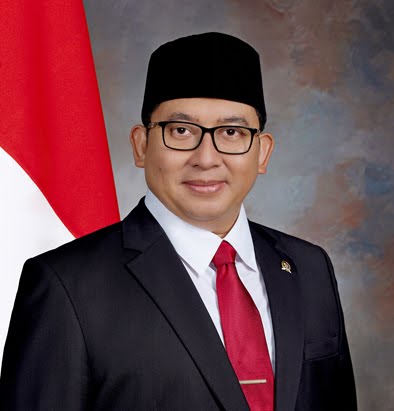Wakil Ketua DPR RI Gelar Sangsako Adat