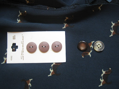 Maggie London Dog Fabric Simplicity 1279 Blouse Shirt www.sewplus.blogspot.com