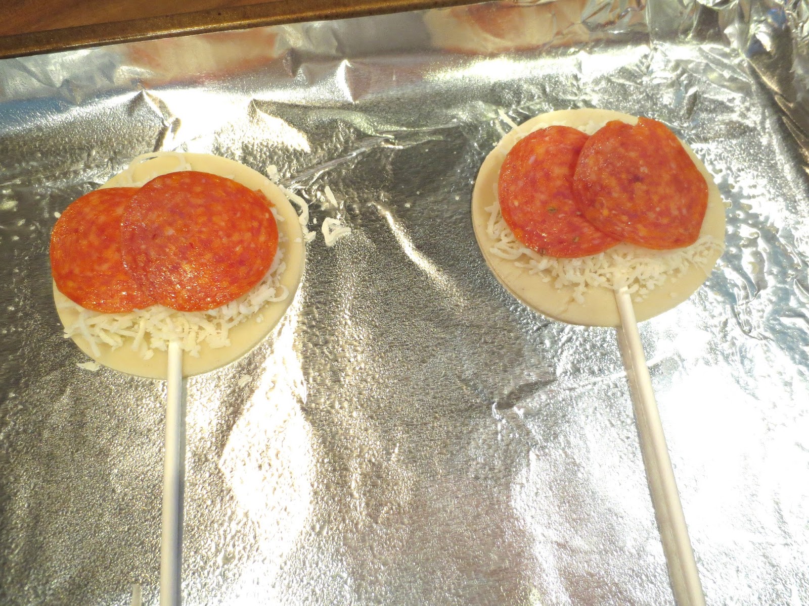Kaitlin in the Kitchen Pepperoni Pizza Pie Pops