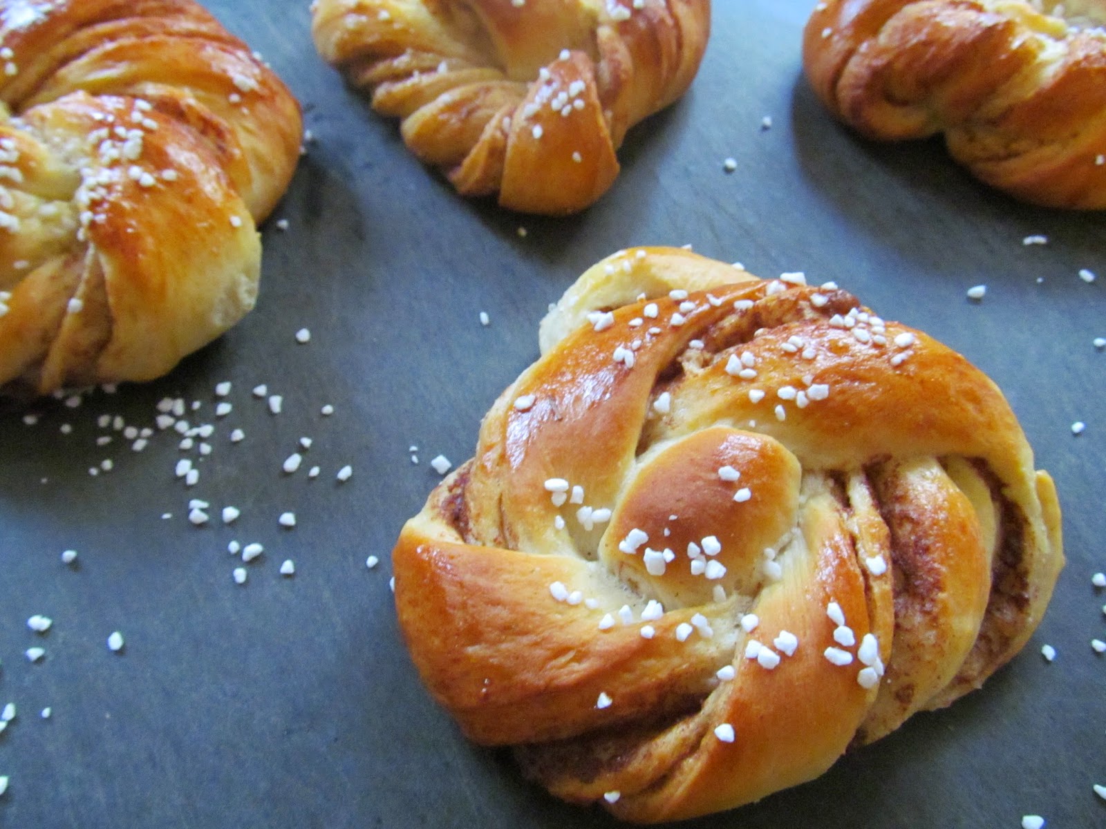 For the love of dinner Norwegian Cinnamon Knots (Kanel snurrer)