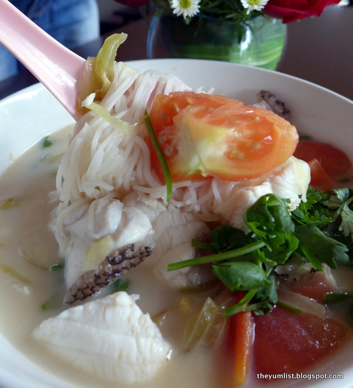 Moon Kee Section 17 Fish Head Noodles, Petaling Jaya, Malaysia The