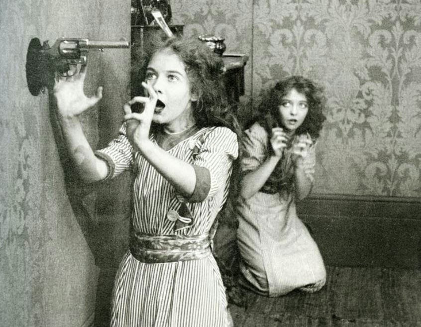 What Did  Lillian Gish and Dorothy Gish Look Like   Ago 