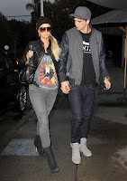 Paris Hilton out for lunch with River Viiperi