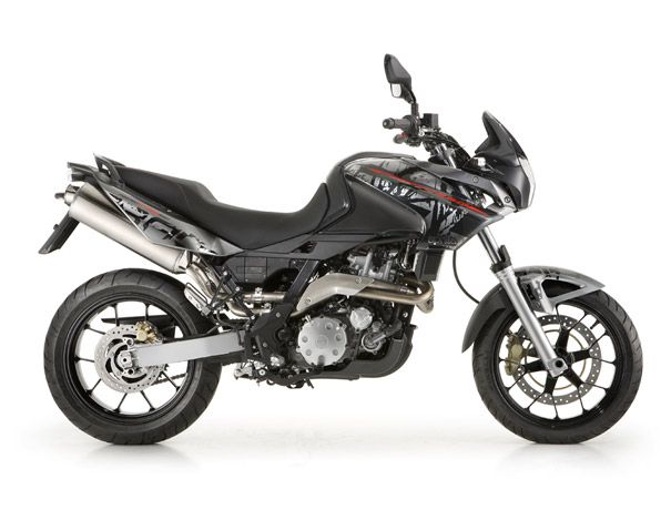 PEGASO 650 CUSTOM_a.jpg