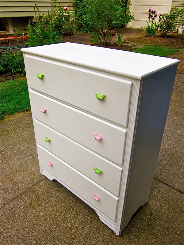 Dresser Makeover for a Little Girls Room