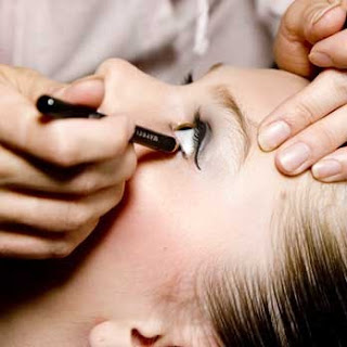 Applying Eyeliner tips Applying Eyeliner tips