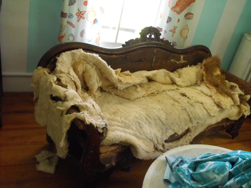 Faded Pink Rose Victorian Couch Makeover to Beach Cottage Chic!