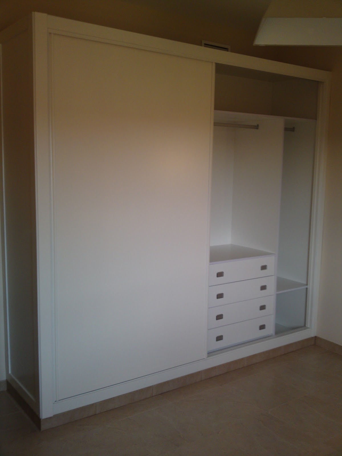 Carpintería Carmelo Muñoz e Hijos: Armario corredera Blanco roto