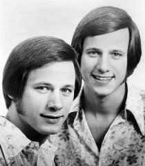 hager hee haw twins jon jim country twin cast died were brother brothers hagers singers after cbc months his deaths