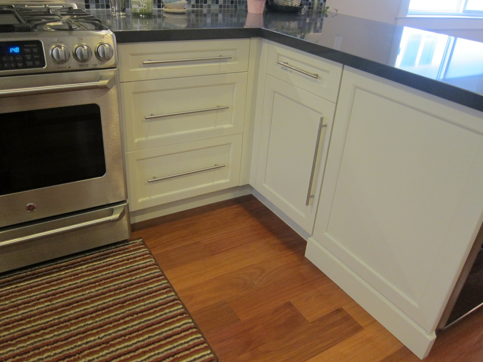 Kitchen cabinet brackets Posted by Hong Bo Hardware Supply