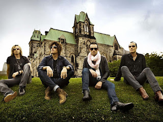 http://nelena-rockgod.blogspot.com/2012/12/stone-temple-pilots-wallpapers.html