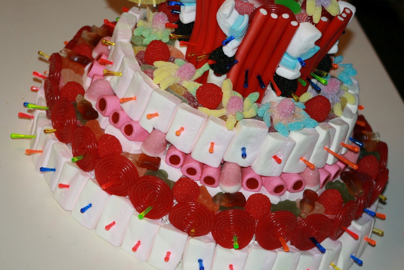 La mesa de la cocina: Tarta de chuches