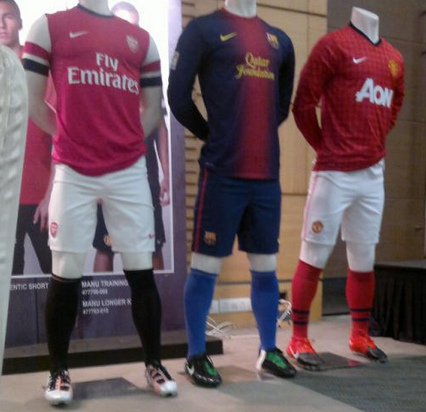 arsenal+barca+man+united+2012+-+13+kit.jpg