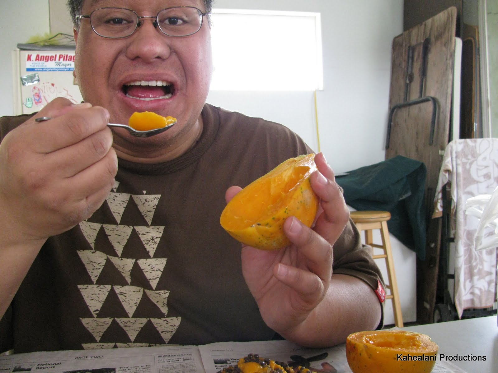 WAIPA IN REAL LIFE EATING FRESH PAPAYAS!!!