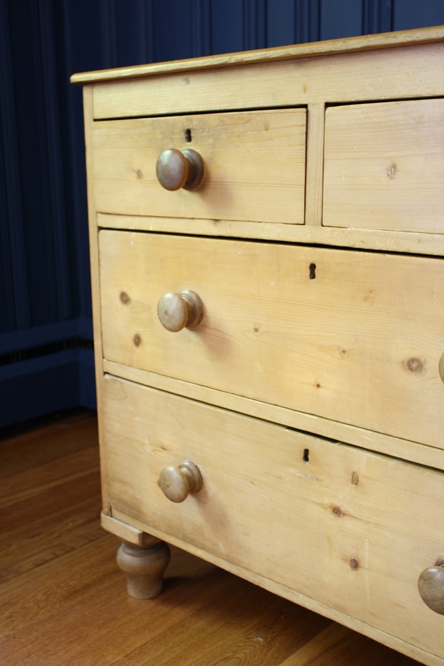 Meet Me in Philadelphia Old English Pine