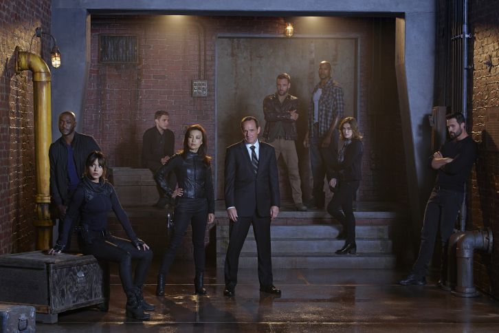 Agents of SHIELD - Season 2 - Promotional Cast Group Photo