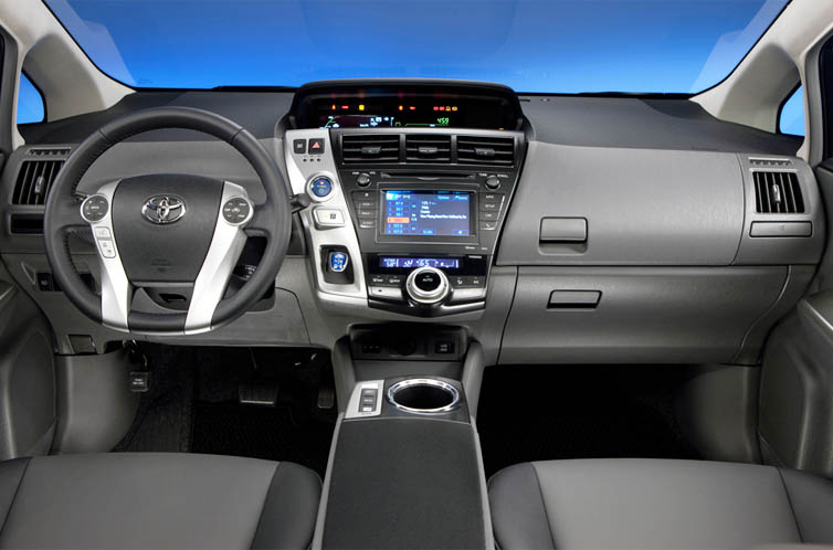 2013 Toyota Prius V User Manual