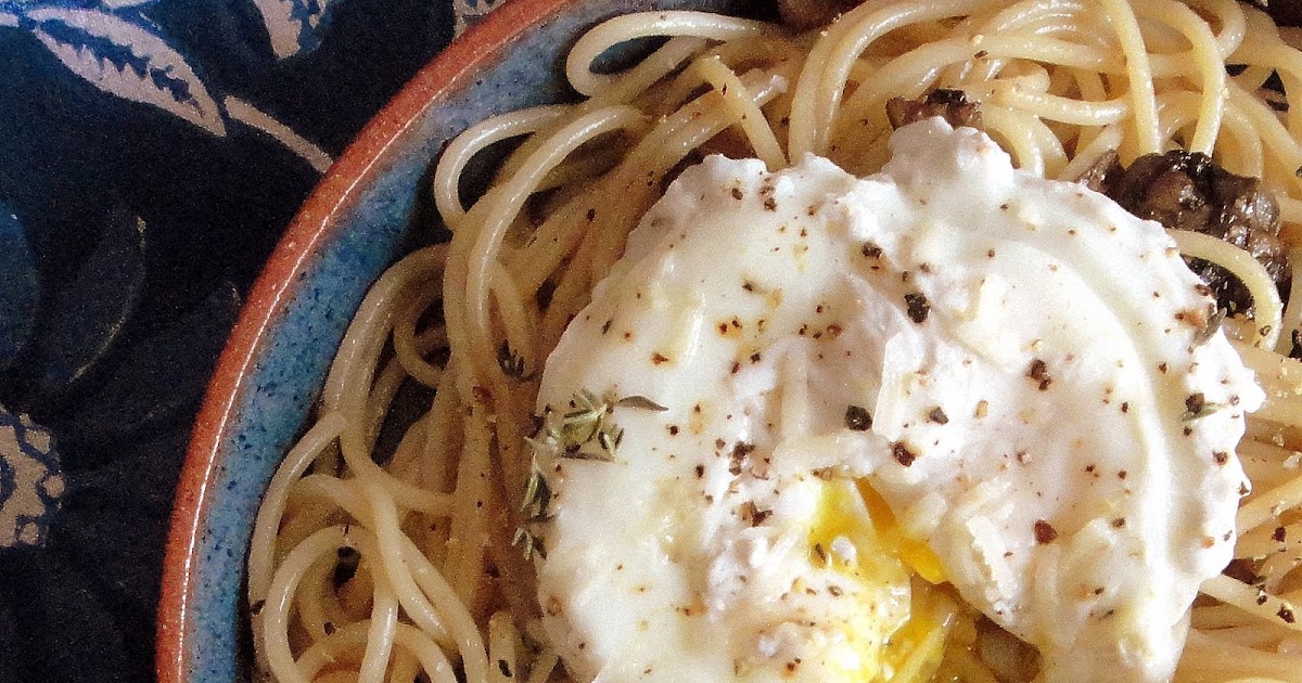 Peppery Pasta Carbonara with Poached Egg