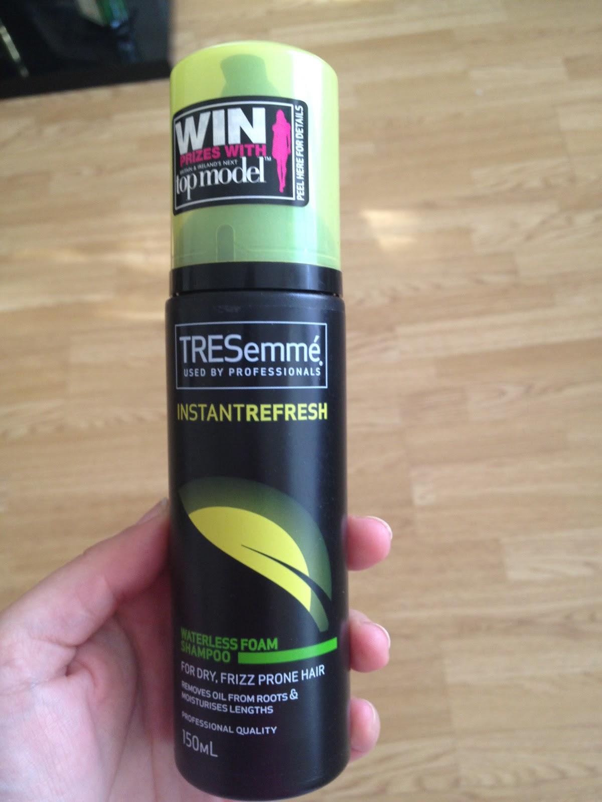 HAIR TRESemmé Instant Refresh Waterless Foam Shampoo Review Lilla Loves