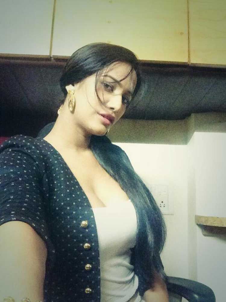 Poonam Dhillon Indian Hot Actress Masala Poonam Dhillon Hot Sexy Indian Actress