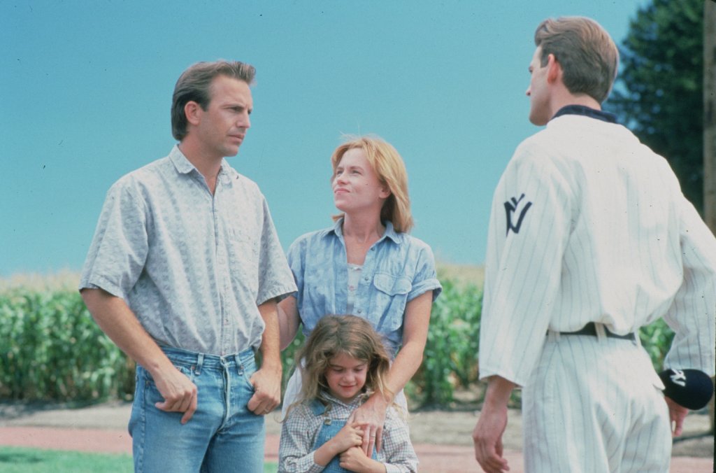 Field of Dreams Movie Review
