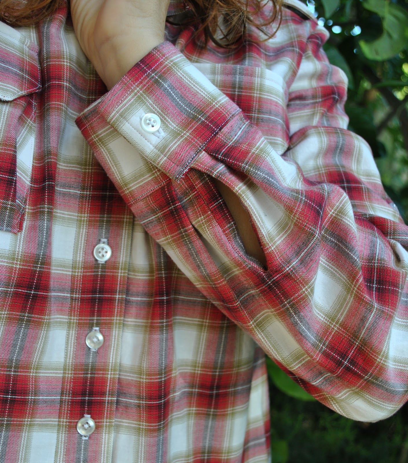 http://3.bp.blogspot.com/-4DUT6K55EVA/TZFhCyvzyYI/AAAAAAAAEAc/qA0uD1hbQtU/s1600/plaidshirtdress4.JPG