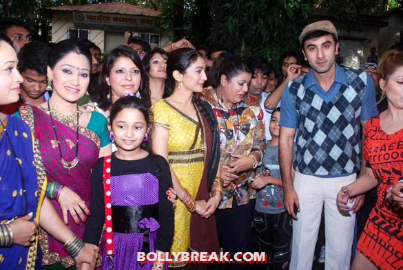 Disha Vakani, Ranbir Kapoor, Babita ji - Ranbir Kapoor on location of 'Taarak Mehta Ka Ooltah Chashmah'