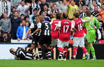 Gervinho vs Joey Barton (2)