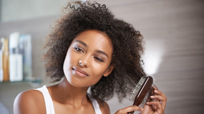4 Ways You Might Be Breaking Your Natural Hair Without Realizing