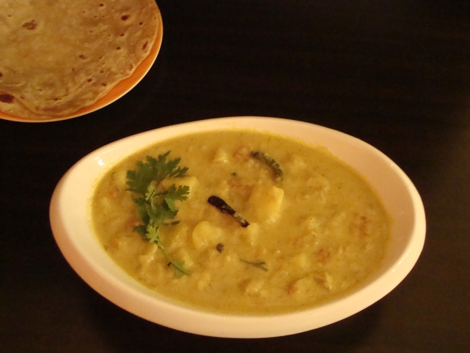 Poornima's Cook Book Potato Kurma / Side dish for Chapathi / Parotta