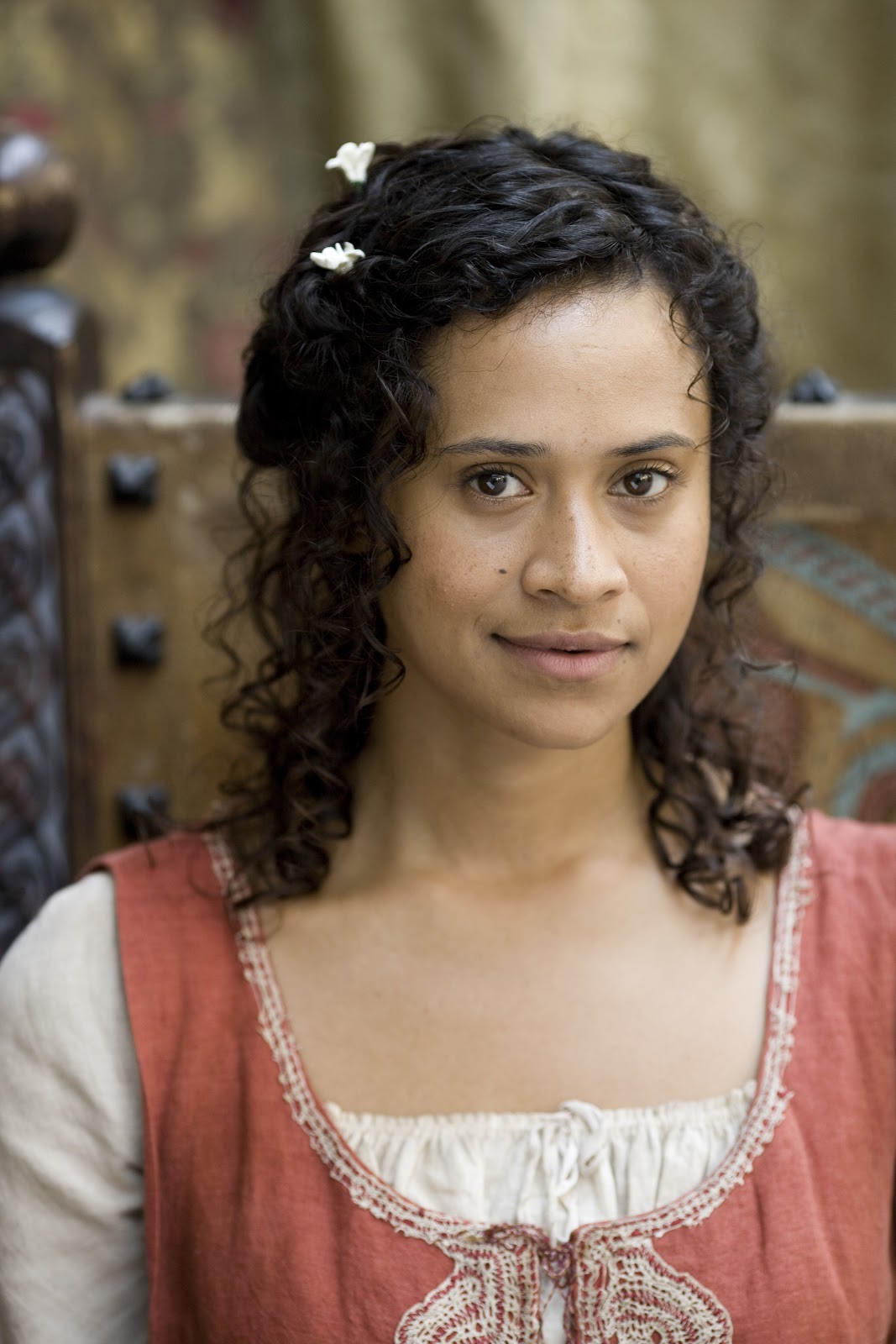 Angel Coulby Photos ~ PicturesandPhotos