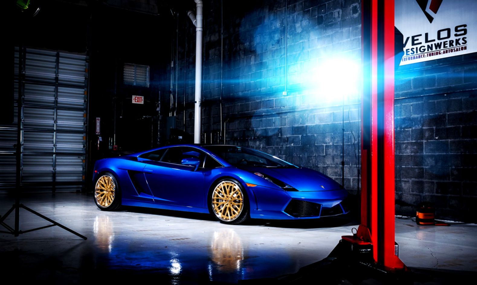 Lamborghini Gallardo Blue with Gold Rims Lamborghini Gallardo Blue with Gold Rims