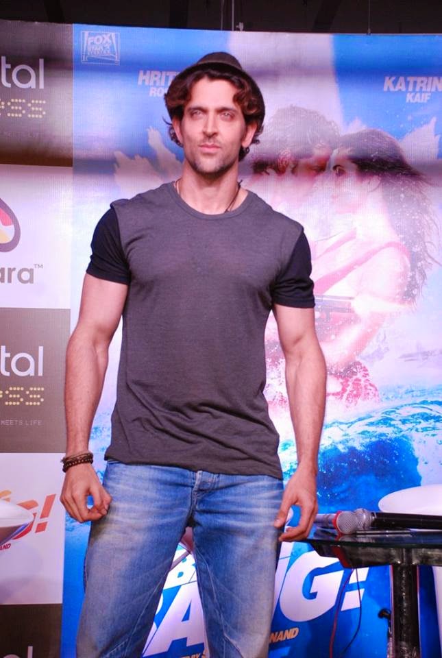 http://3.bp.blogspot.com/-4JK8i711aSk/VCEU8X8d2kI/AAAAAAAB0So/Rgom3UeOK9U/s1600/Hrithik%2BRoshan%2Blaunches%2B%27Bang%2BBang!%27%2Bmobile%2Bgame%2B%2B%2B(1).jpg