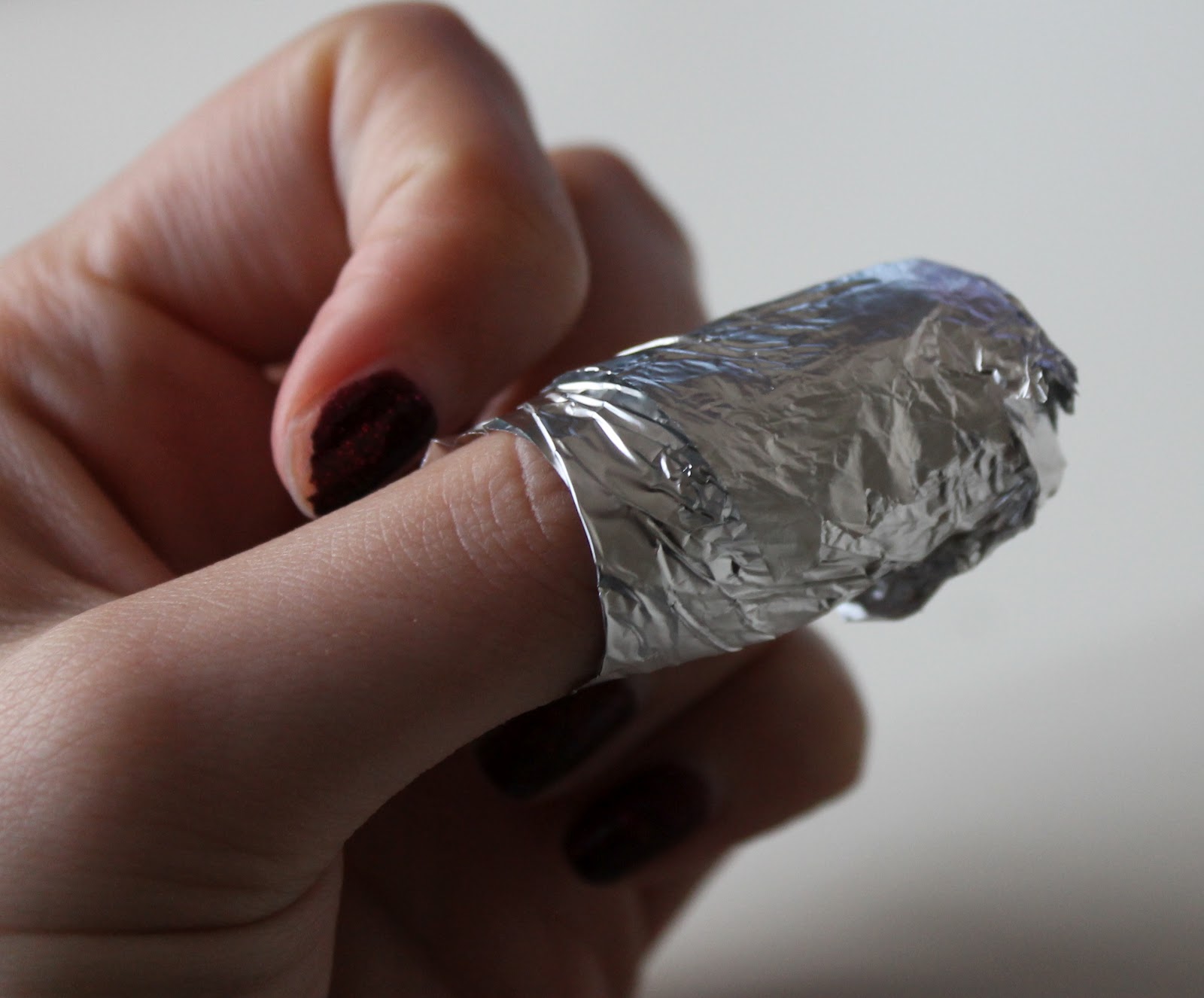 MissBudgetBeauty How To Remove Glitter Polish