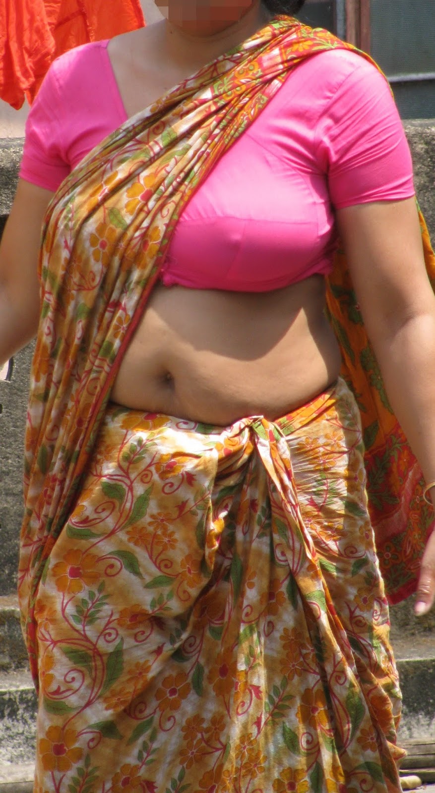 Saree blouse boob