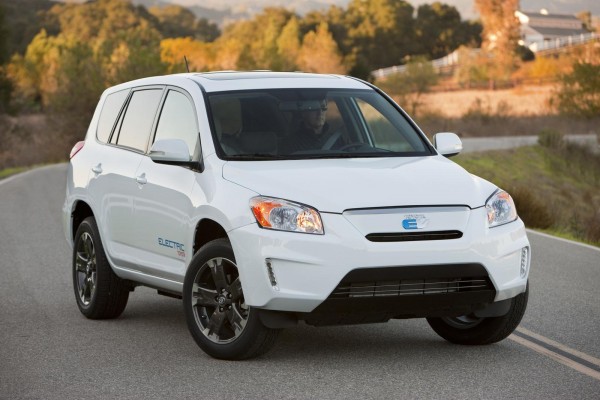 Car Overview: 2013 Toyota RAV4