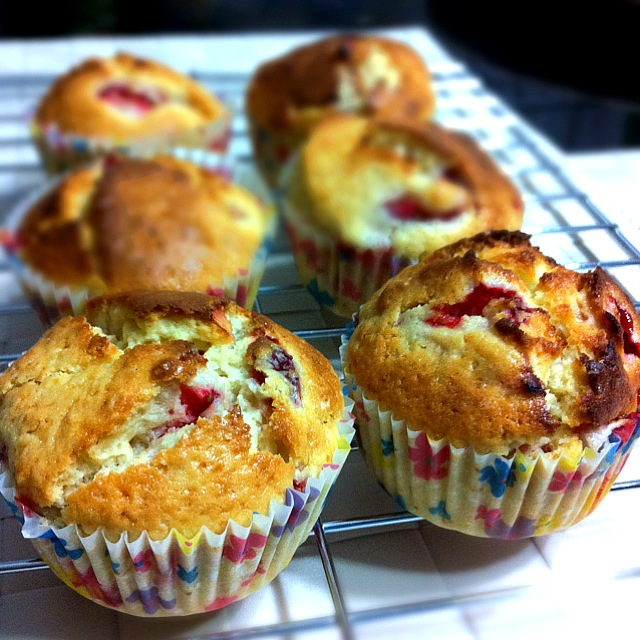 Noobie's Kitchen Experiment Strawberry Yoghurt Muffins