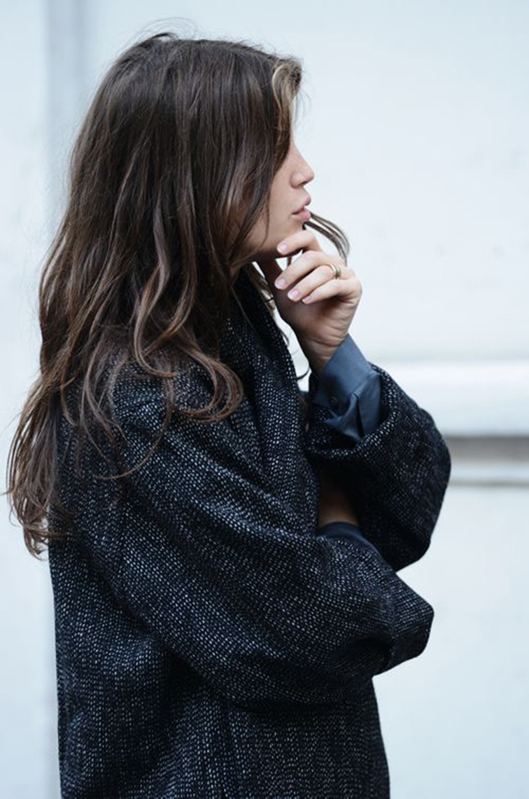 Effortless beauty, messy hair, cool girl Effortless beauty, messy hair, cool girl