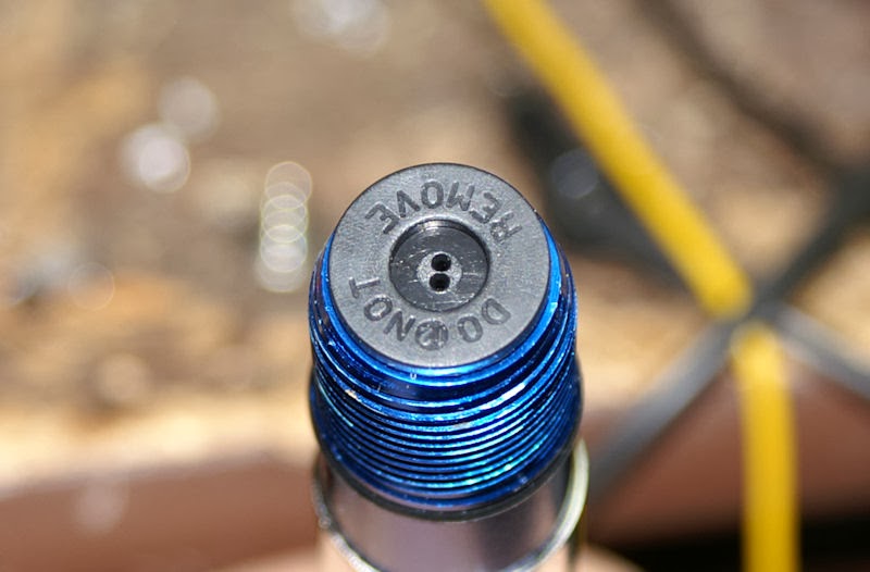 Robert's Tech blog. Removing stuck batteries from a 2 AA Maglite