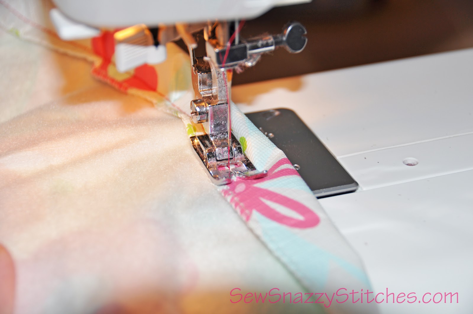 Sew Snazzy Stitches How To Make A Fitted Tablecloth