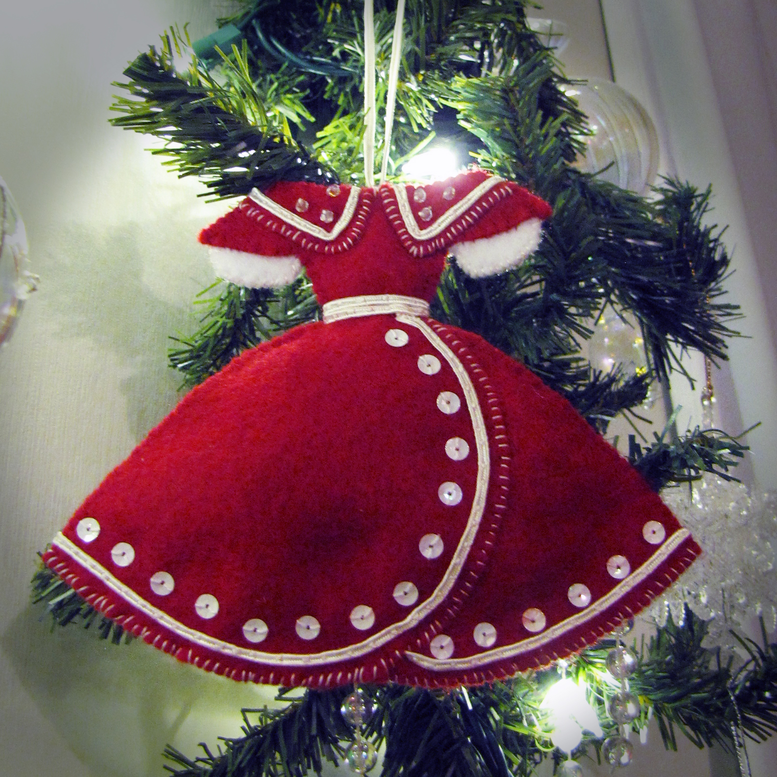 Thistle & Lilly: 2012 Christmas Ornament Pattern